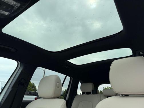 Polar White 2026 Mercedes-Benz GLB 250 Base