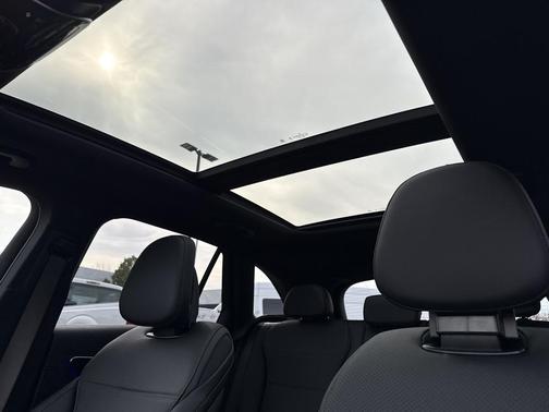 2026 Mercedes-Benz GLC 300 Base