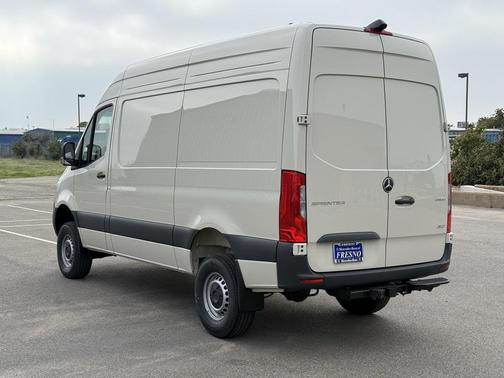 2026 Mercedes-Benz Sprinter 2500 Standard Roof