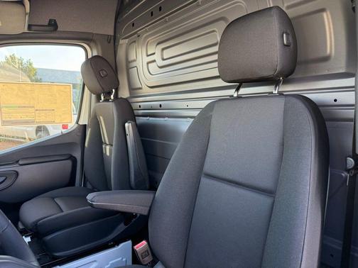 2026 Mercedes-Benz Sprinter 2500 High Roof