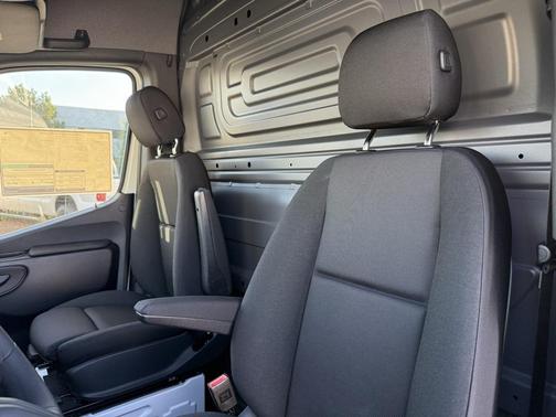 2026 Mercedes-Benz Sprinter 2500 High Roof