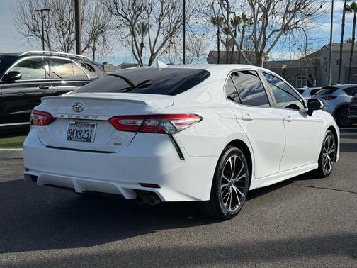 2019 Toyota Camry SE