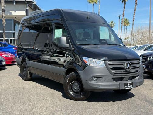 2025 Mercedes-Benz Sprinter 2500 Standard Roof
