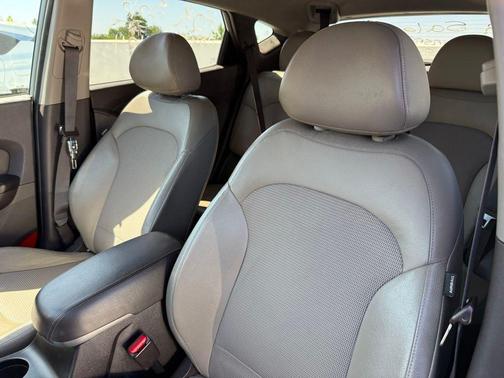 Graphite Gray Metallic 2015 Hyundai TUCSON SE