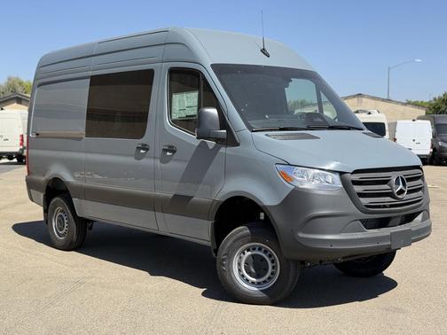 2025 Mercedes-Benz Sprinter 2500 Standard Roof