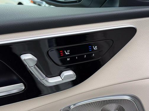 Polar White 2027 Mercedes-Benz C-Class C 300