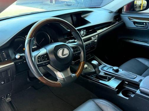 Matador Red Mica 2017 Lexus ES 350 Base