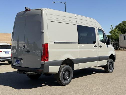 2025 Mercedes-Benz Sprinter 2500 Standard Roof