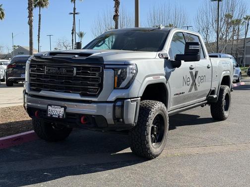 2024 GMC Sierra 2500 AT4