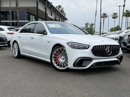 MANUFAKTUR Moonlight White Magno 2026 Mercedes-Benz AMG S 63 E 4MATIC