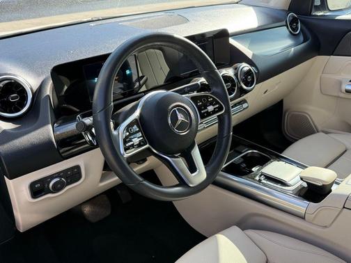 Polar White 2022 Mercedes-Benz GLA 250 Base