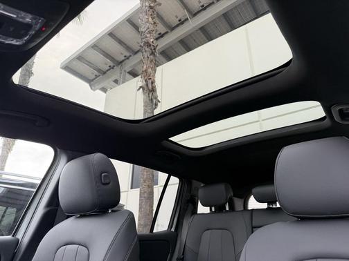 2026 Mercedes-Benz GLB 250 Base