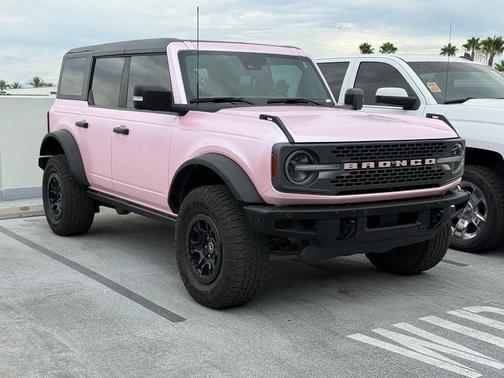 Oxford White 2022 Ford Bronco Badlands