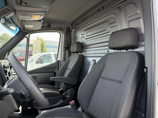 2024 Mercedes-Benz Sprinter 2500 Standard Roof