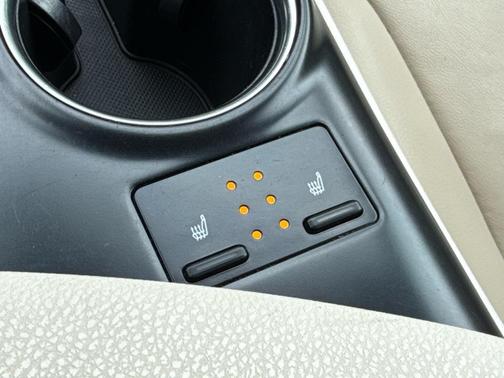 2020 Toyota Camry Hybrid XLE