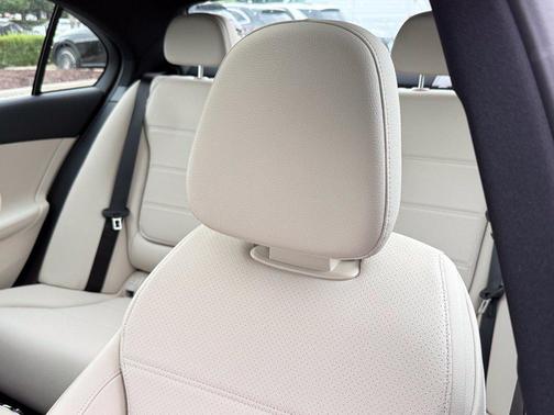 Polar White 2027 Mercedes-Benz C-Class C 300