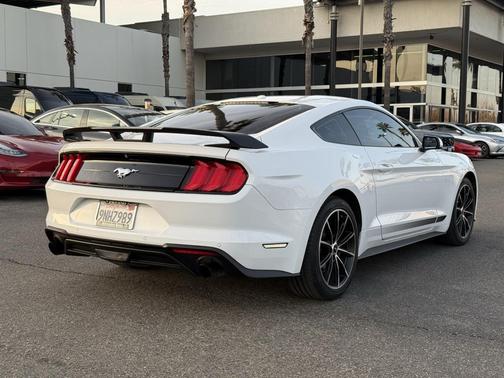 2020 Ford Mustang EcoBoost