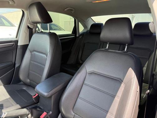 Gray 2018 Volkswagen Passat 2.0T R-Line