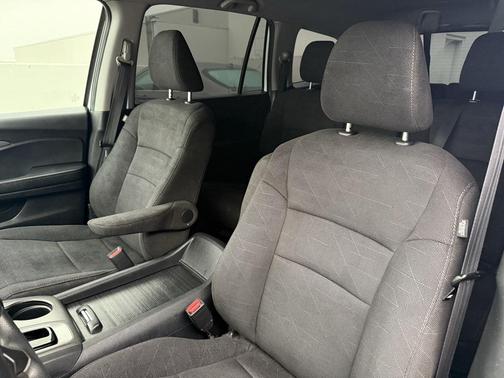 2020 Honda Pilot 2WD LX