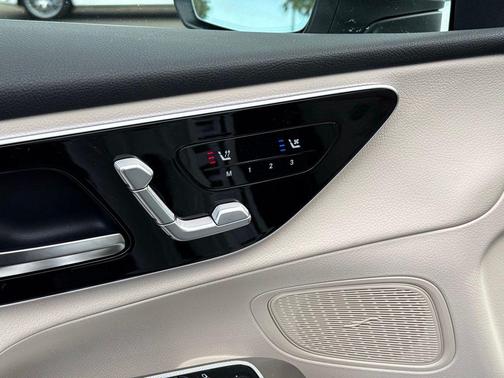 Polar White 2026 Mercedes-Benz GLC 300 Base