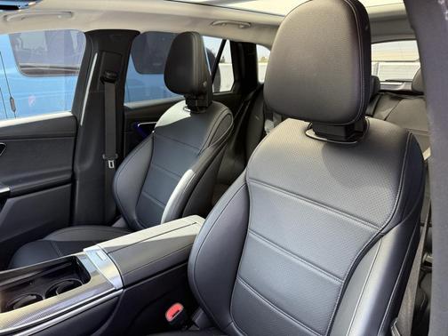2024 Mercedes-Benz GLC 300 Base