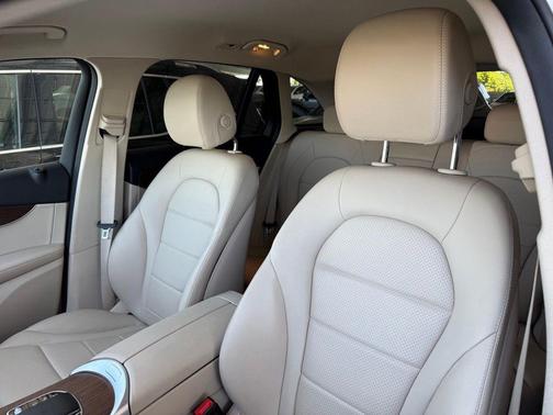 Polar White 2022 Mercedes-Benz GLC 300 Base