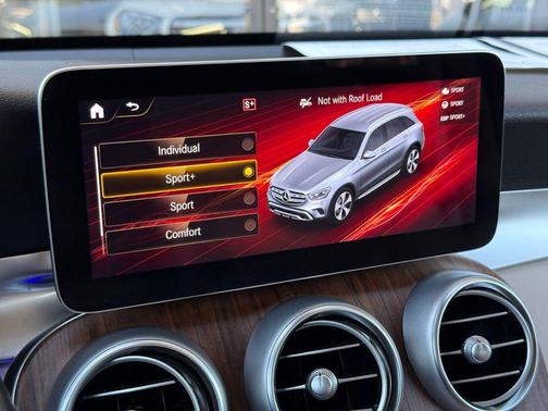 Polar White 2022 Mercedes-Benz GLC 300 Base