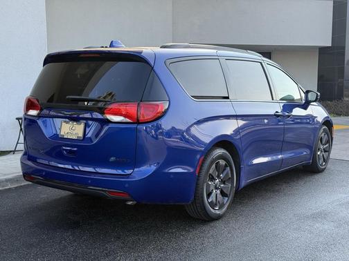 2020 Chrysler Pacifica Hybrid Limited