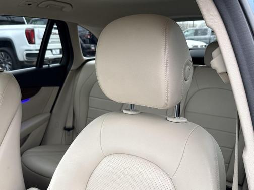 2022 Mercedes-Benz GLC 300 Base