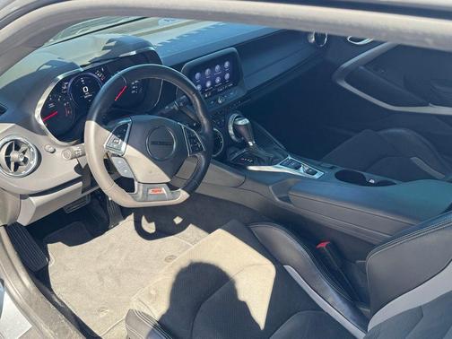 Sharkskin Metallic 2023 Chevrolet Camaro 1SS