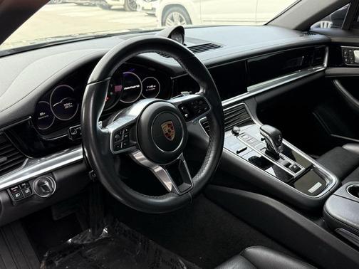 2019 Porsche Panamera 4