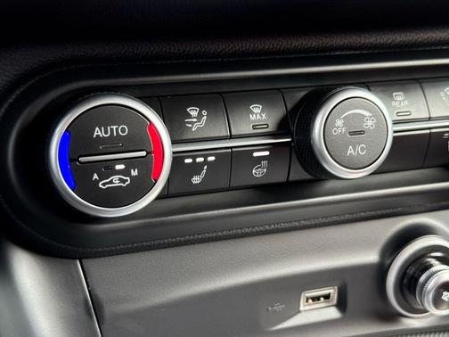 2022 Alfa Romeo Stelvio Ti