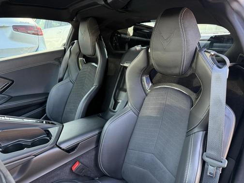 2023 Chevrolet Corvette Stingray w/2LT