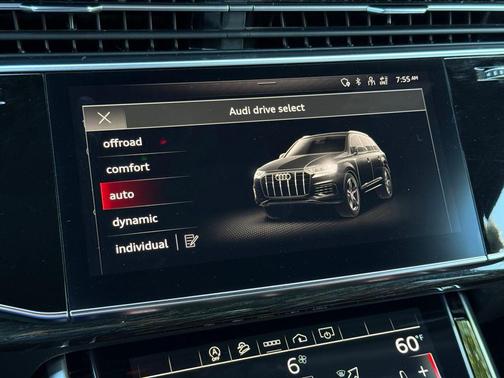 Samurai Gray Metallic 2021 Audi Q7 45 Premium
