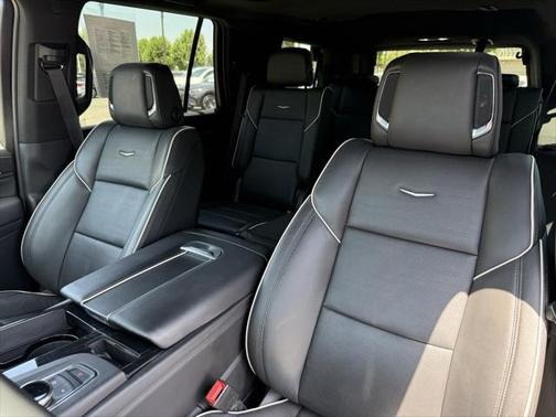 2022 Cadillac Escalade Sport