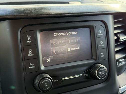 2020 RAM 2500 Big Horn Crew Cab 4X4 8' Box