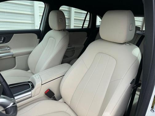 Polar White 2025 Mercedes-Benz GLA 250 4MATIC