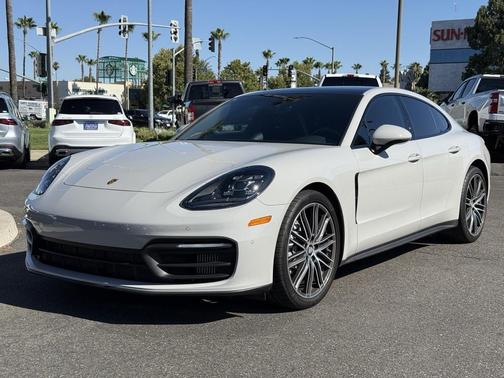 2022 Porsche Panamera 4