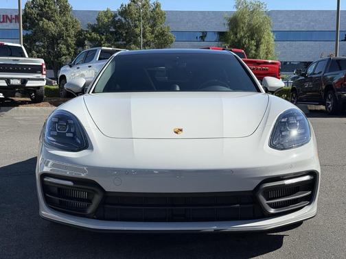 2022 Porsche Panamera 4