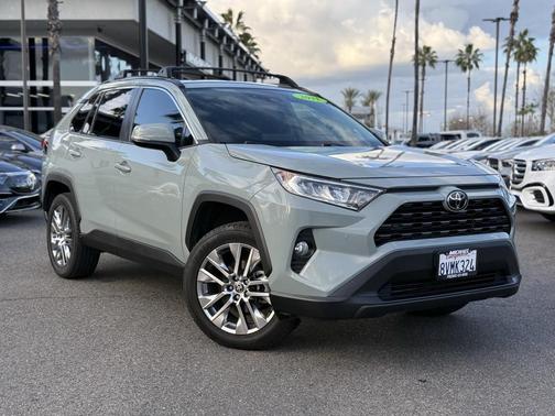 2021 Toyota RAV4 XLE Premium