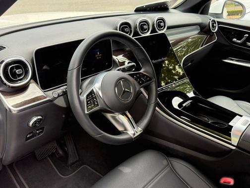 Polar White 2025 Mercedes-Benz GLC 300 Base