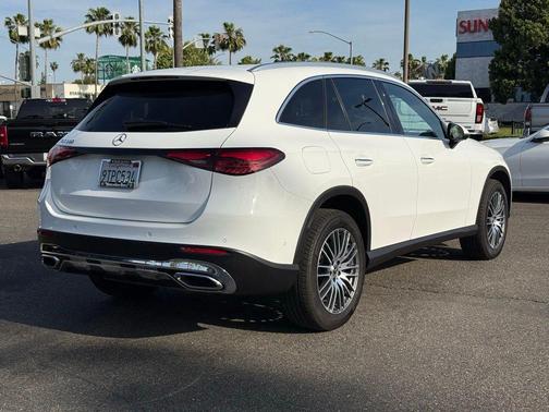 Polar White 2025 Mercedes-Benz GLC 300 Base