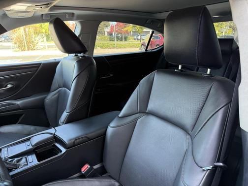 2021 Lexus ES 350 Base