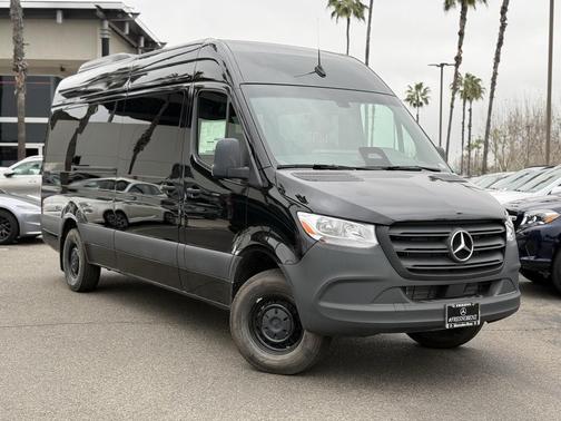 2025 Mercedes-Benz Sprinter 2500 High Roof