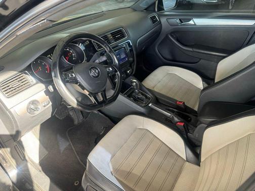 Black Uni 2016 Volkswagen Jetta 1.8T Sport
