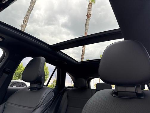 Graphite Grey Metallic 2026 Mercedes-Benz GLC 300 Base