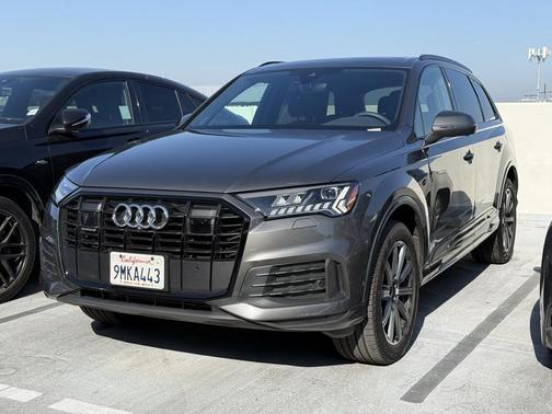 2024 Audi Q7 45 Premium Plus