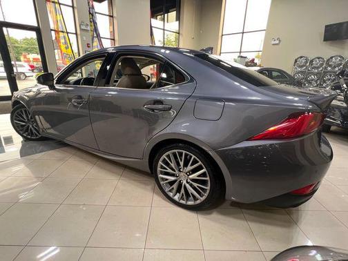 2018 Lexus IS 300 Base