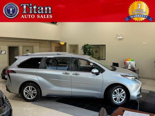 Celestial Silver Metallic 2021 Toyota Sienna Limited 7-Passenger