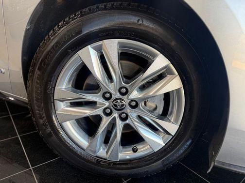 Celestial Silver Metallic 2021 Toyota Sienna Limited 7-Passenger